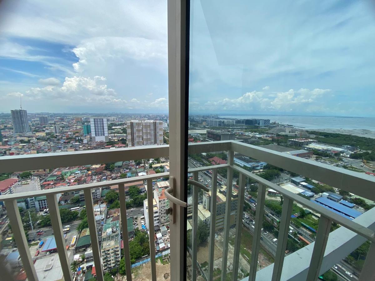 Coast Stay By J 40Th Floor Penthouse Manila Esterno foto